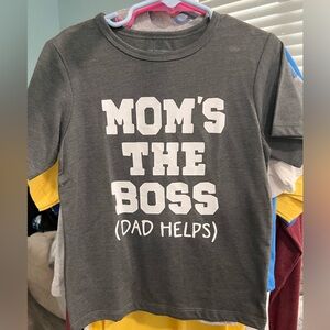 5T Children’s Place Graphic Tee “Mom’s the boss (Dad helps)”